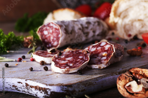 French salami with tomatoes, parsley and bread