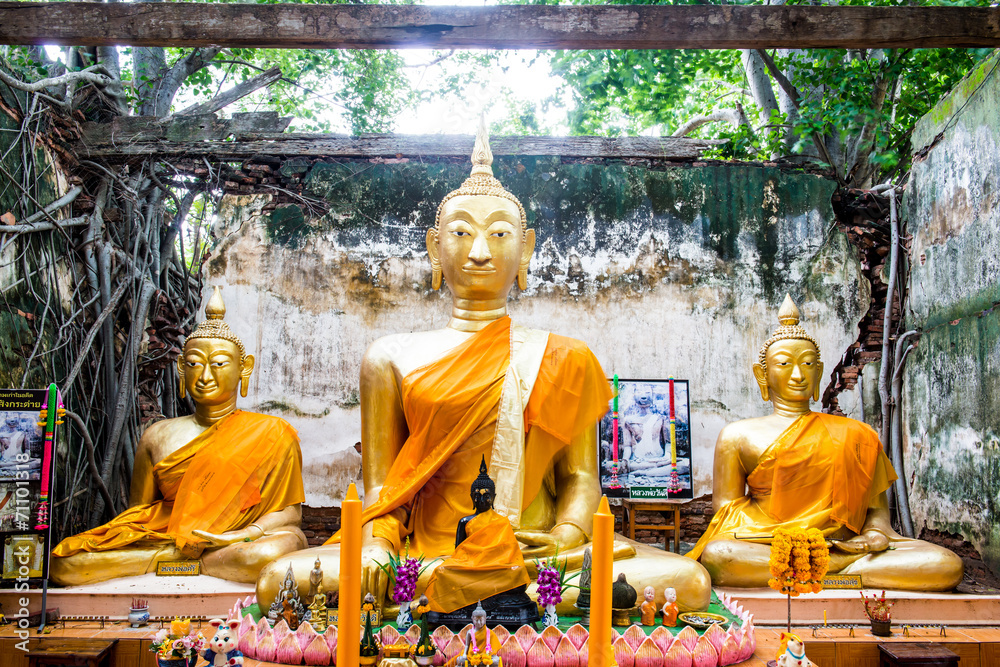 Buddha statue in Ancient Thai Church at Sang Kratai Temple Stock Photo ...