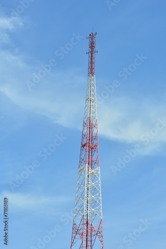 Radio antenna size large.