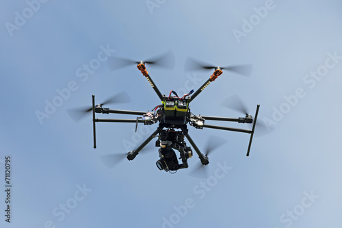 Fototapeta Naklejka Na Ścianę i Meble -  Multicopter