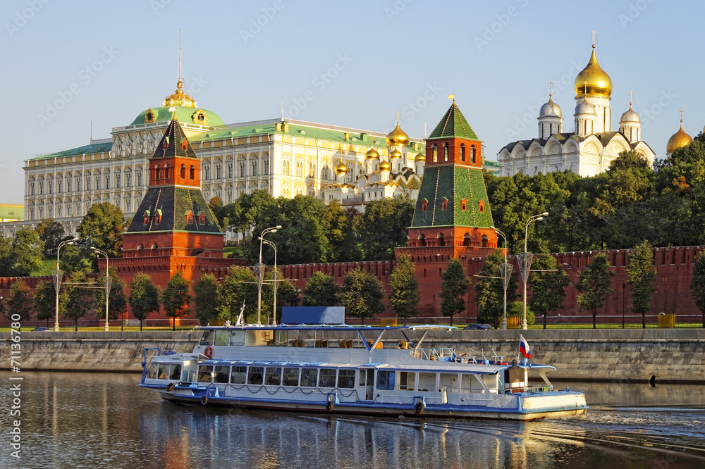 Holiday cruiser in front of Kremlin quay