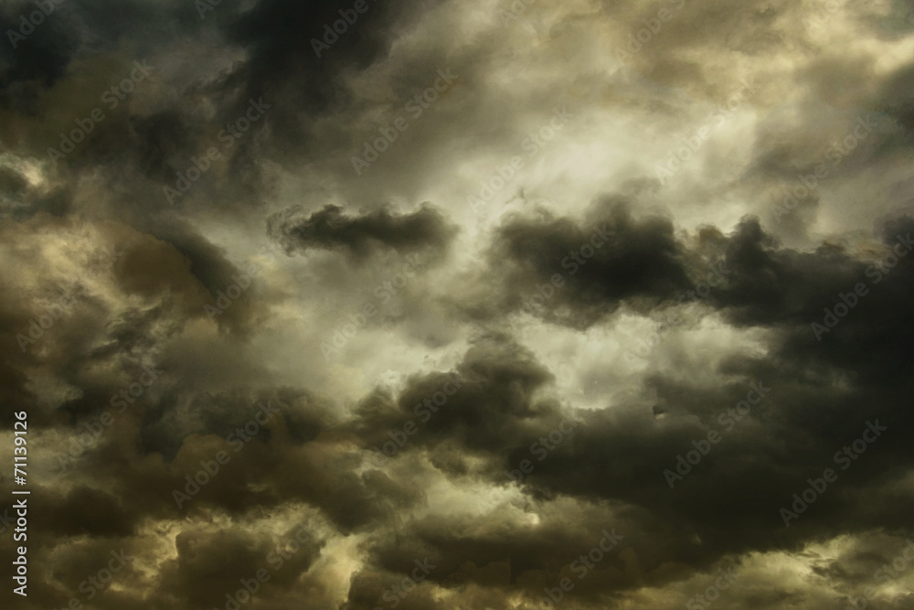 Obraz premium Dark storm clouds on the sky