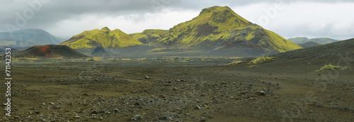 Cuadro en lienzo Volcanic landscape covered with moss