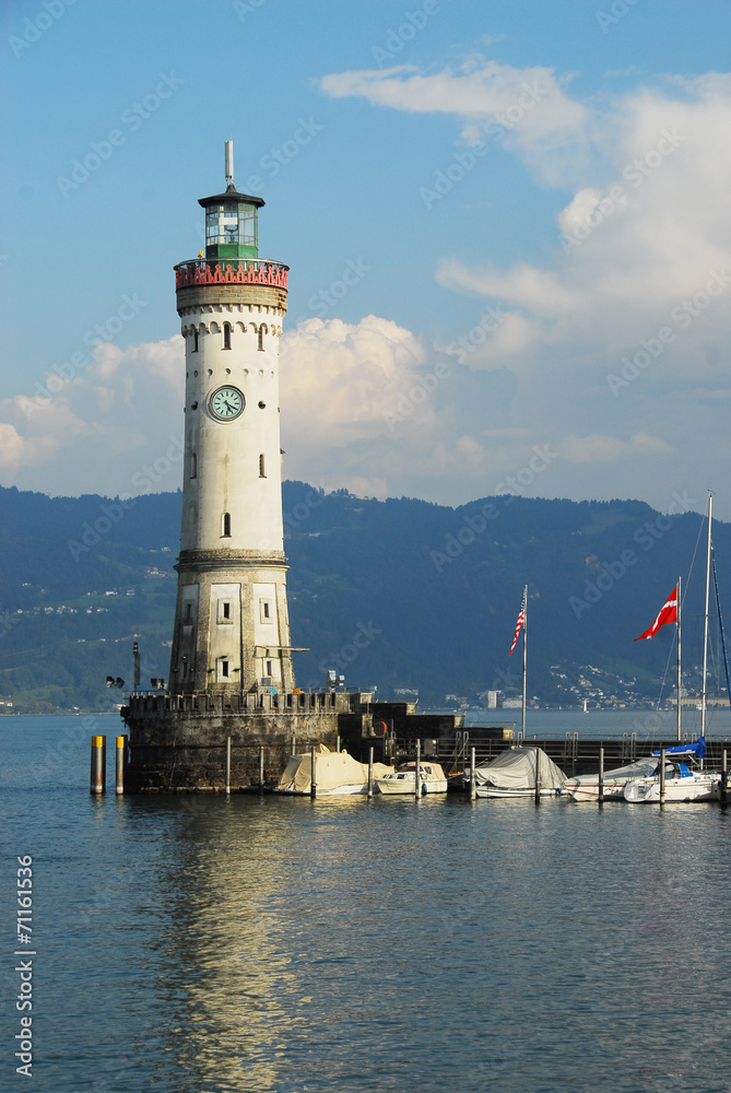 Hafeneinfahrt mit Leuchtturm in Lindau