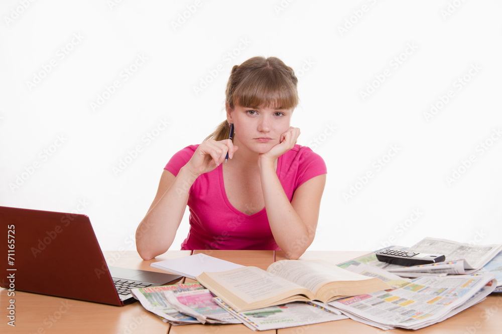 The girl did not found right ad The girl did not found right ad