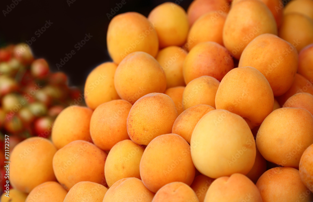 Fresh fruit in a heap Fresh fruit in a heap