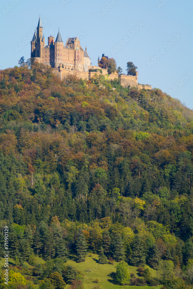 Burg Hohenzollern im Herbst / Schwäbische Alb