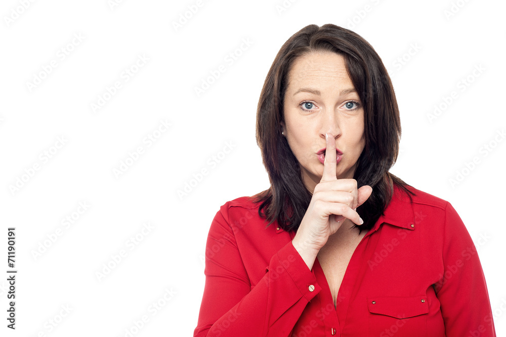 Shhhh ! do not make noise ! Shhhh ! do not make noise !