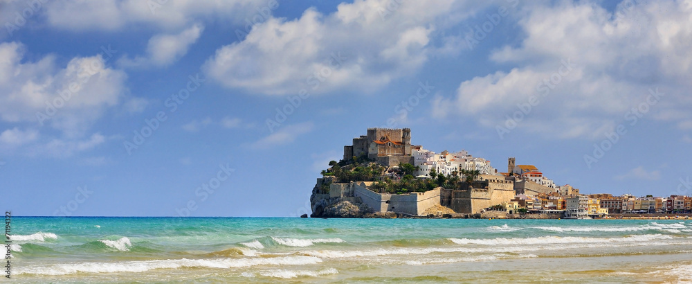 castle of tampliers in Spain and sea - obrazy, fototapety, plakaty 