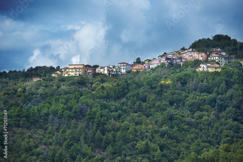 Paese in collina