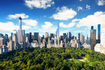 Fotobehang Central Park New York City - central park view to manhattan at sunny day  © dell