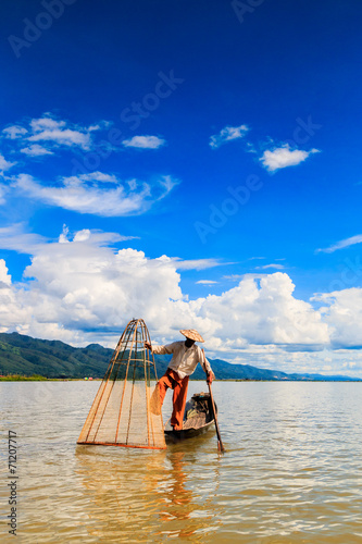  Myanmar fisherman at Inle lake catch fish with tradition style © Photo Gallery