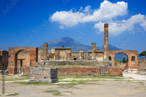 Tela Ruins of Pompeii and volcano Mount Vesuvius, Italy