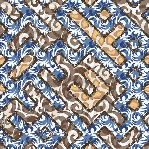 Seamless patterned frame