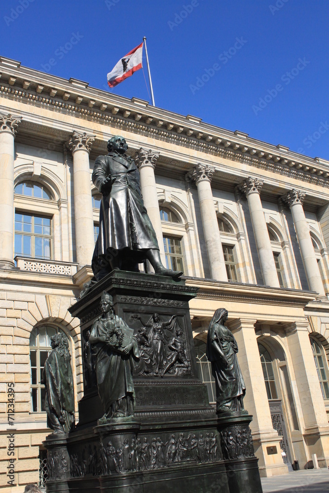 Obraz premium Freiherr vom Stein vor dem Berliner Abgeordnetenhaus