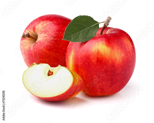 Fresh apples with leaf