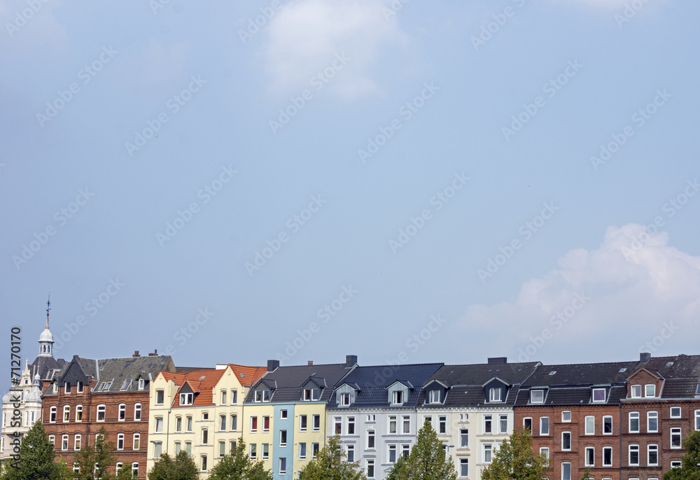 Fassaden von Altbaugebäuden in Kiel, Deutschland