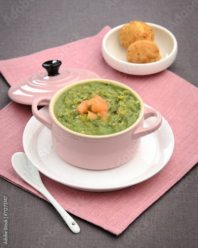 green soup puree vegetables