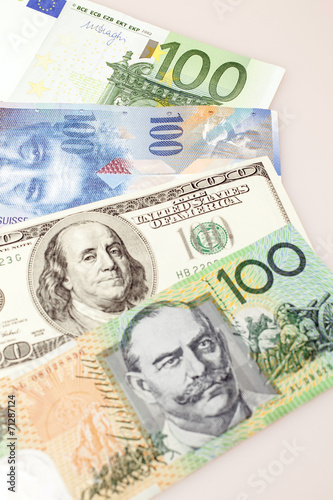 Geldscheine - USA, Australien, Europa und Schweiz photo