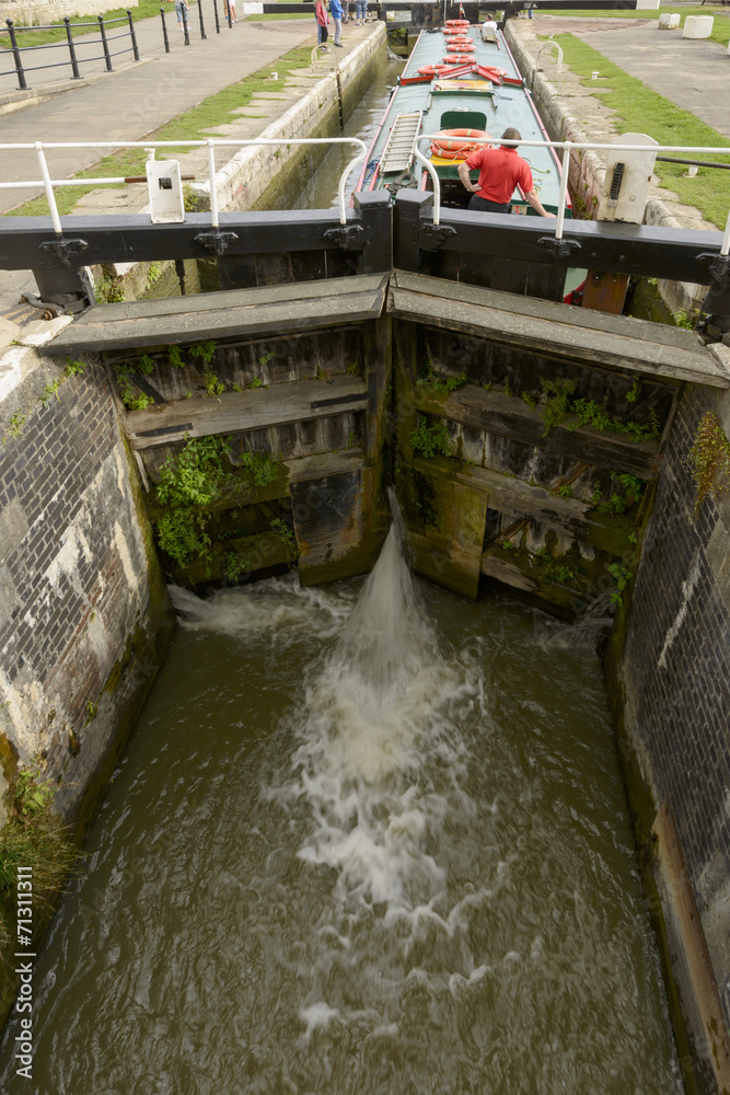 narrow lock on canal, Bradford on Avon narrow lock on canal, Bradford on Avon