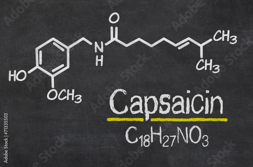 Schiefertafel mit der chemischen Formel von Capsaicin photo