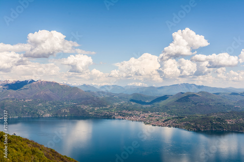 Blick über den Lago Maggiore in Italien