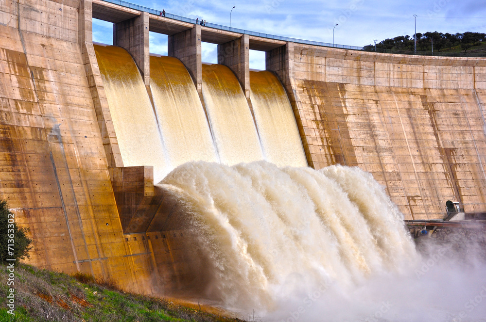 Puertollano, Montoro reservoir, gravity dam, Guadalquivir river, Spain Puertollano, Montoro reservoir, gravity dam, Guadalquivir river, Spain