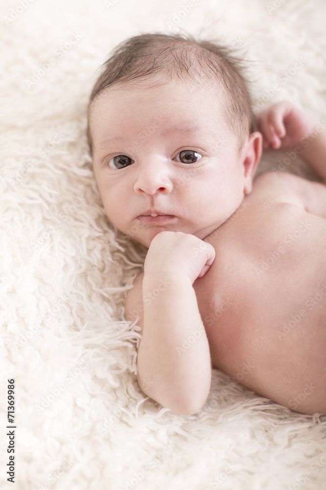 Newborn Kleine Prinzessin wach