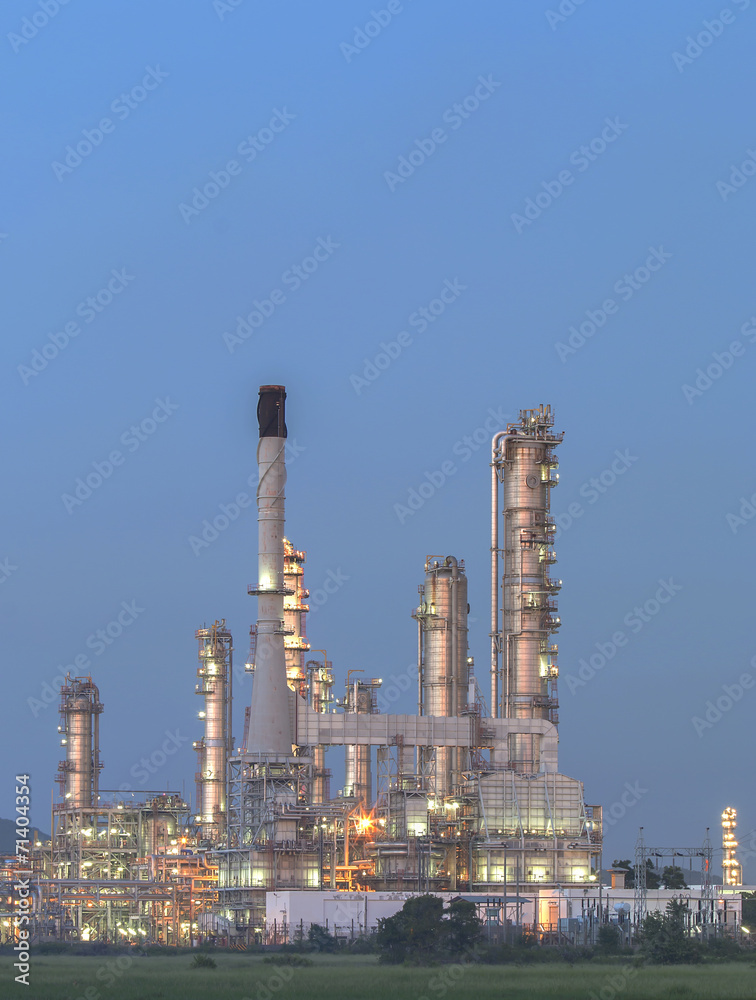 Fototapeta premium Oil refinery at twilight.