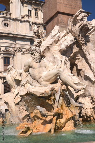 Piękna fontanna Cztery Rzeki na Piazza Navona w Rzymie, Włochy  #71413191