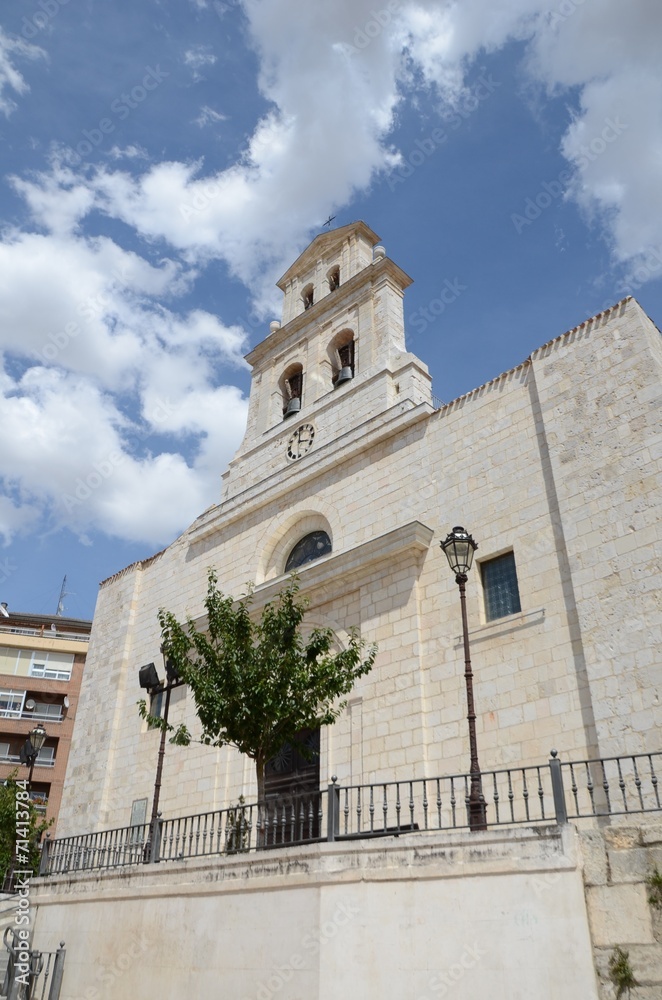 Eglise à Burgos de type clocher-mur 