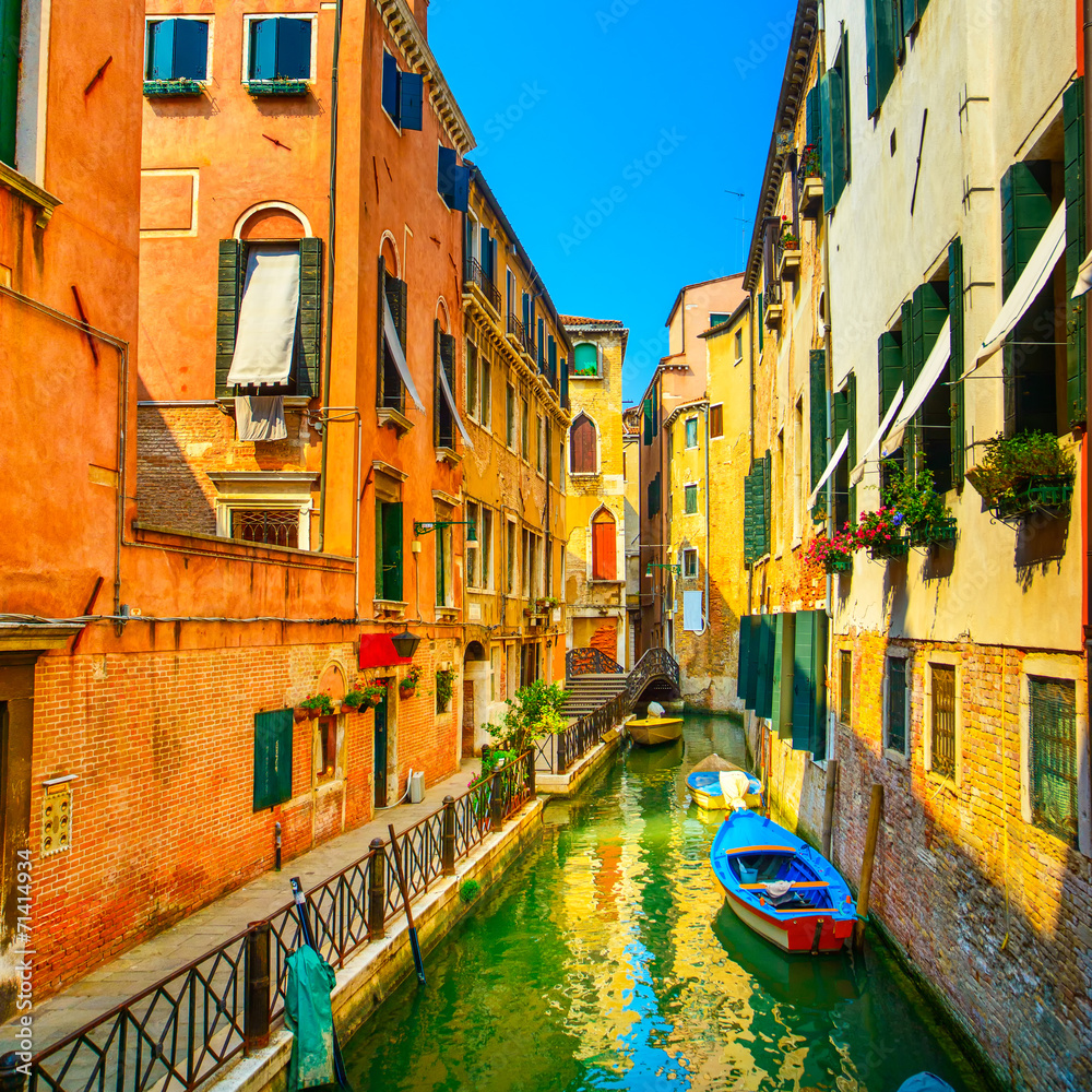 Venice cityscape, buildings, water canal and bridge. Italy - obrazy, fototapety, plakaty 