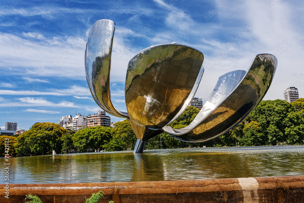 Floralis Generica sculpture