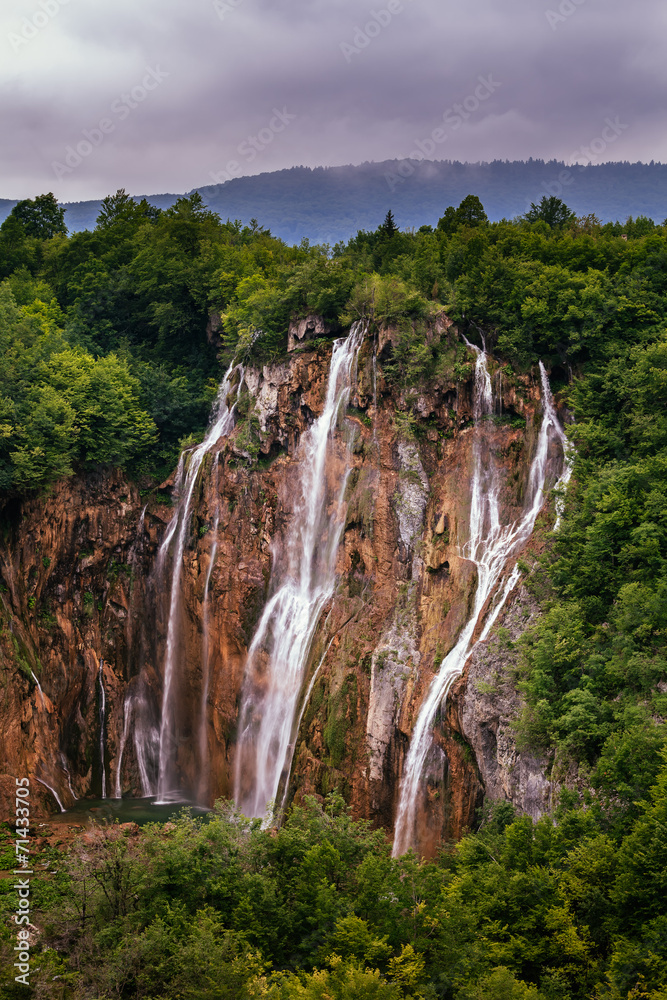 Fototapeta premium Waterfall in Plitvice Lakes National Park, Croatia