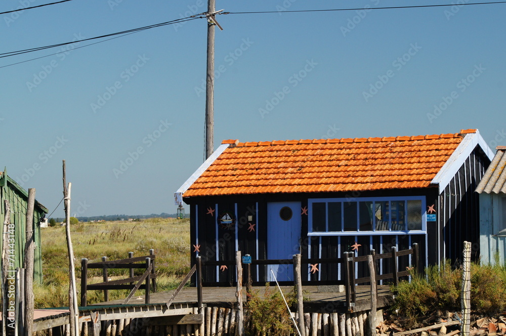 Cabanes ostréicoles - port de La Grève - La Tremblade Cabanes ostréicoles - port de La Grève - La Tremblade