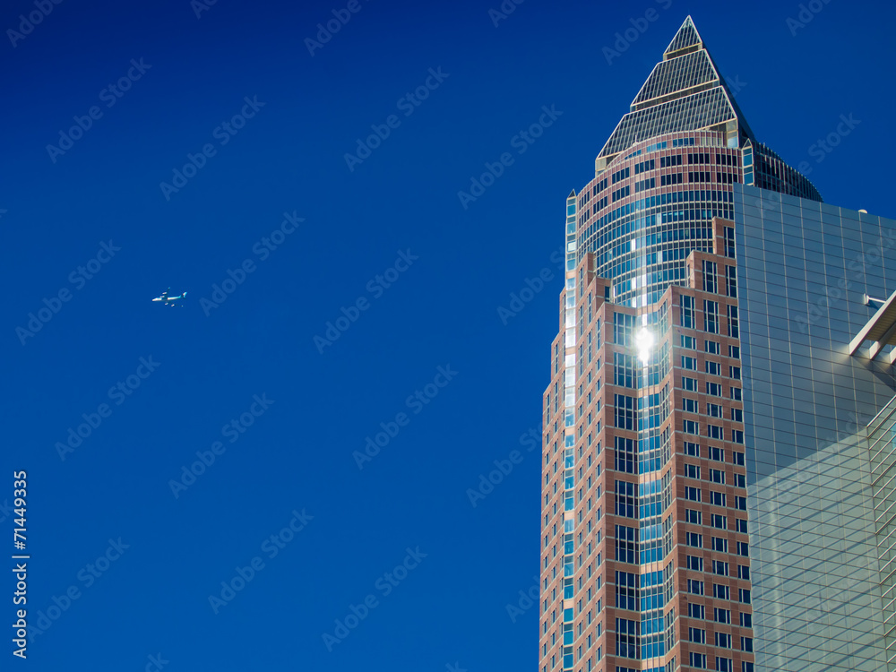 Obraz premium Business building, Trade Fair Tower in Frankfurt, Germany