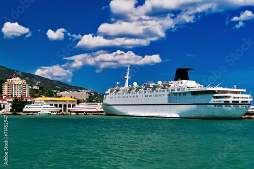 crimea sea port ship photo