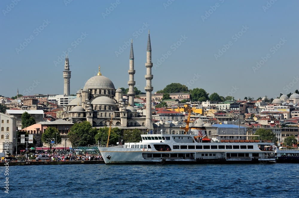 Obraz premium Yeni Camii- New Mosque in Istanbul-Eminonu