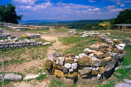 parco degli etrusti area archeologica di roselle grosseto photo