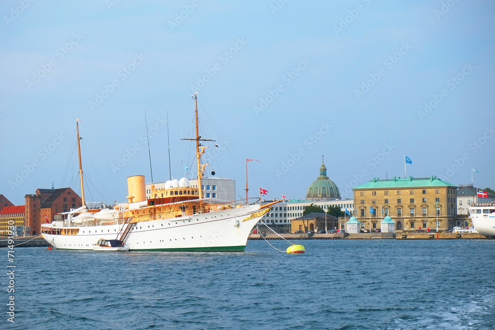 The Royal ship is in the harbour in front of Amalienborg in Cope