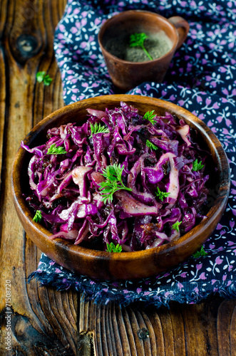 Red cabbage salad with prunes