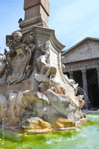 Piękna fontanna Pantheon w rzymie, włochy #71513599