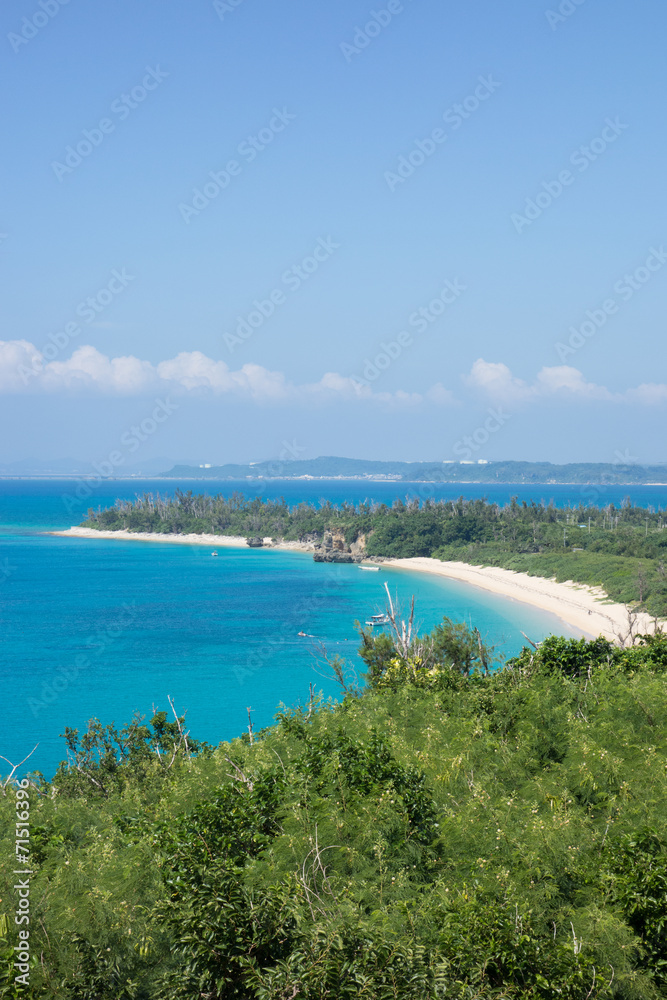 沖縄の風景・津堅島-ニンジン展望台からの眺め