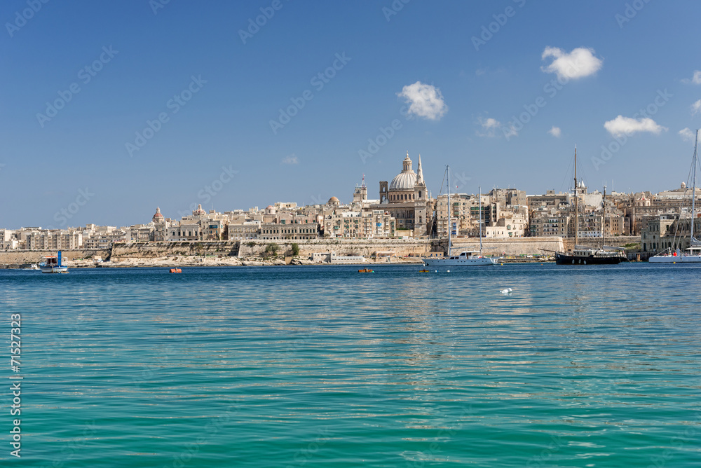 Valletta panoramik Skyline with dome at background