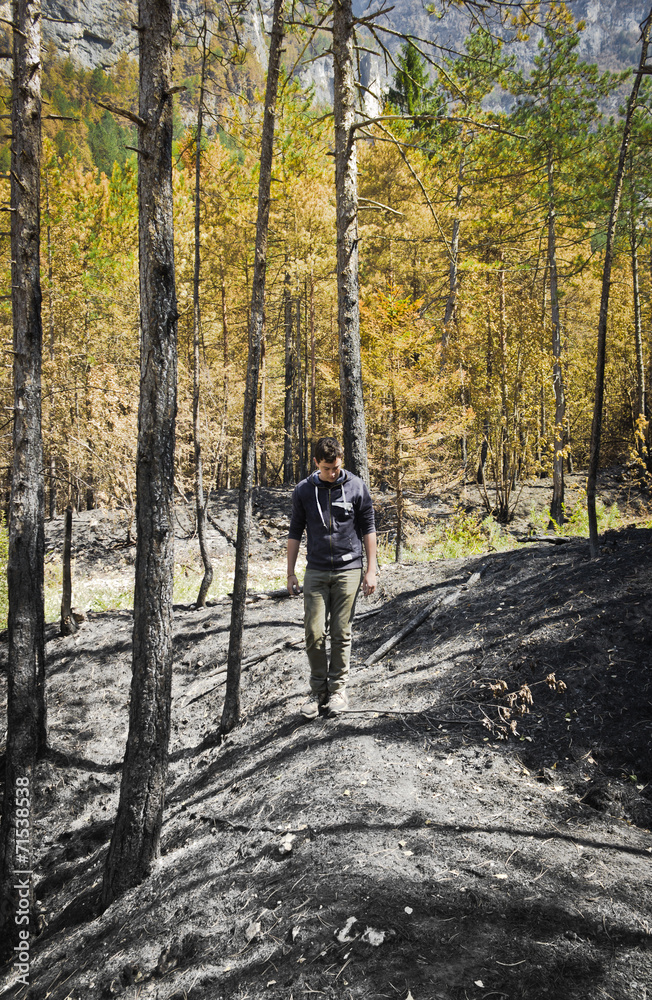 Obraz premium boy in the ash