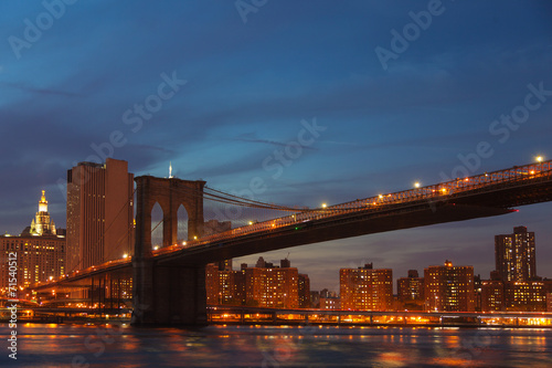 Fototapeta Naklejka Na Ścianę i Meble -  Brooklyn Bridge at night