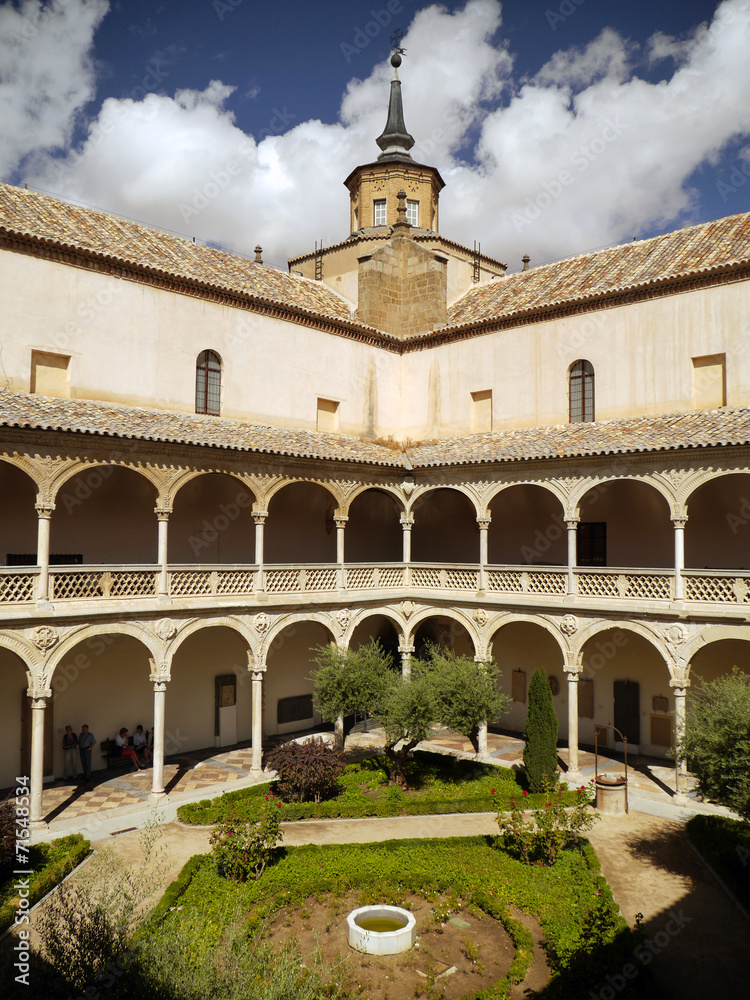 Patio, museo de Santa Cruz, Toledo