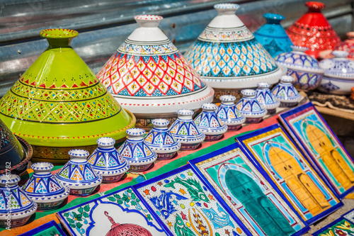 Colorful oriental pottery bazaar (Tunisia)