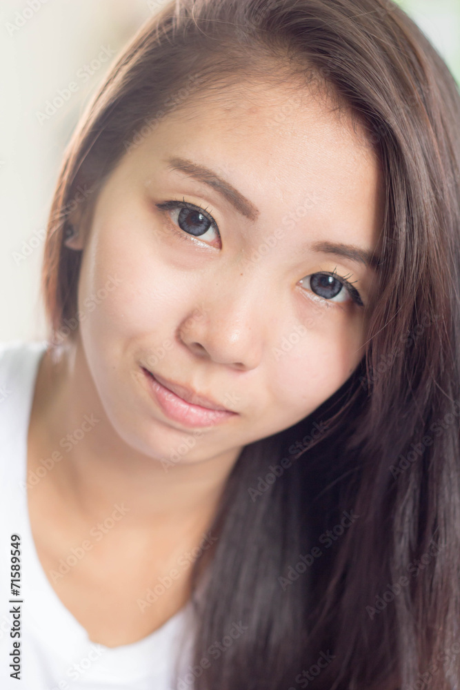 thai Woman White T-Shirt smile thai Woman White T-Shirt smile