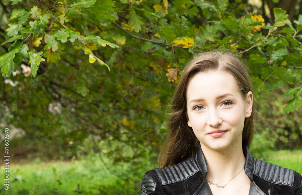 Teenager im Wald Teenager im Wald